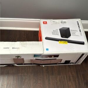 JBL Black Soundbar with Subwoofer